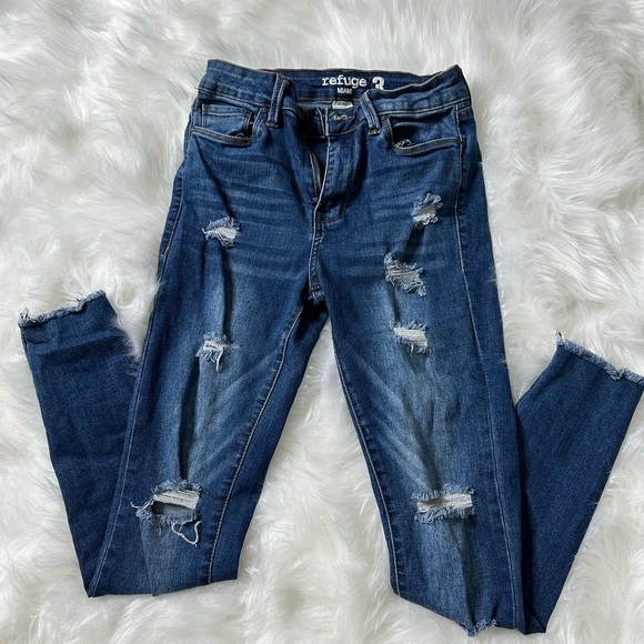 Dark Refugee Miami distressed Jeans from Fashion Nova - Picture 1 of 6